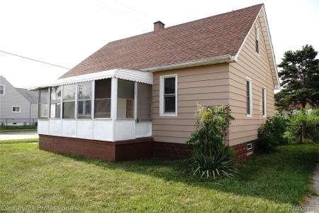 7003 Paige Avenue, Warren, Michigan 48091, USA