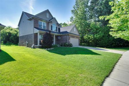 28323 Oakmonte Circle, NewHudson, Michigan 48165
