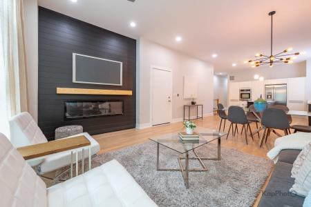 2414 W Grenshaw Street , 1E, Chicago, Illinois 60612