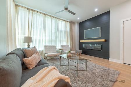 2414 W Grenshaw Street , 1E, Chicago, Illinois 60612