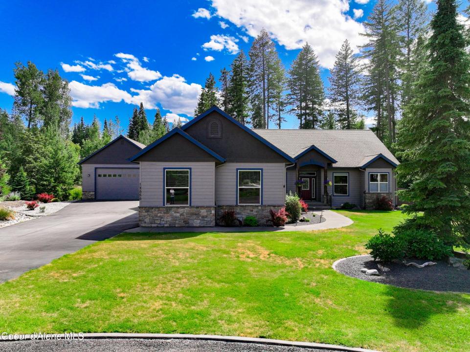 12555 N Bradbury Dr, Hayden, Idaho 83835
