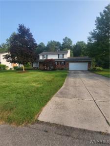 8185 Clarherst Drive, Clarence, New York 14051, HOA KỲ