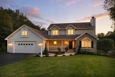 11 Applewood Lane, Saugus, Massachusetts 01906, USA