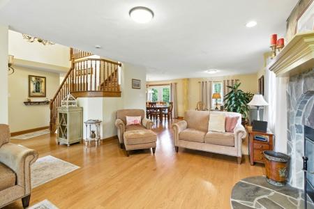 11 Applewood Lane, Saugus, Massachusetts 01906, HOA KỲ