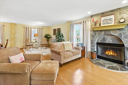 11 Applewood Lane, Saugus, Massachusetts 01906, HOA KỲ