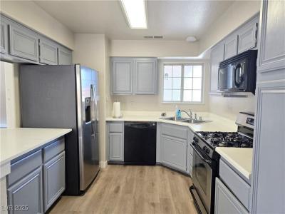 2739 Pinewood Avenue, Henderson, Nevada 89074, Stati Uniti