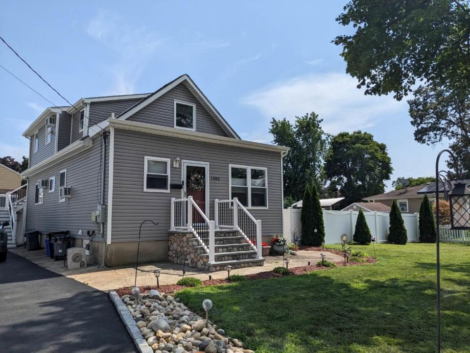 1483 12th Street, West Babylon, Нью-Йорк 11704, Соединенные Штаты