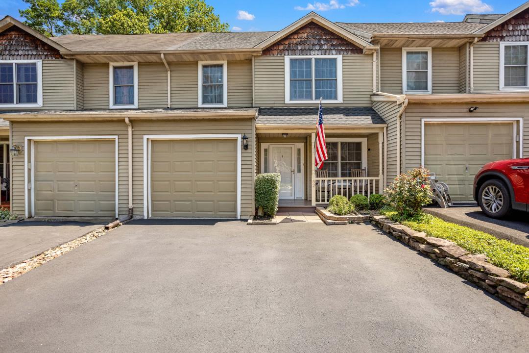 52 Mulberry Drive, Holland, Pennsylvania 18966