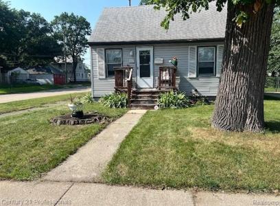 1107 E Hayes Avenue, HazelPark, Michigan 48030, USA