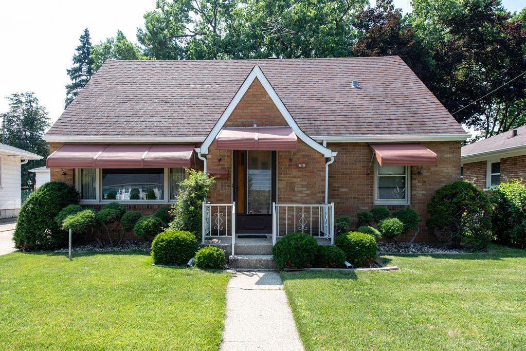 618 N Lewis Avenue, Waukegan, Illinois 60085
