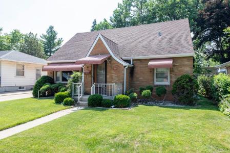 618 N Lewis Avenue, Waukegan, Illinois 60085