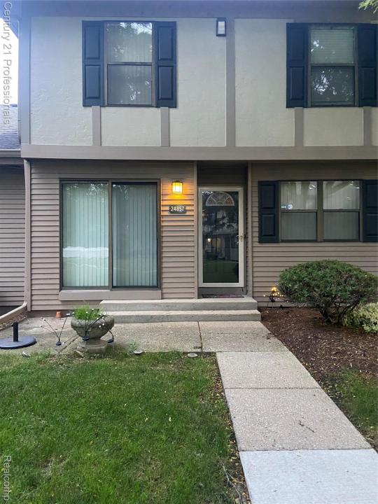 24857 Auburn Lane, Southfield, Michigan 48033