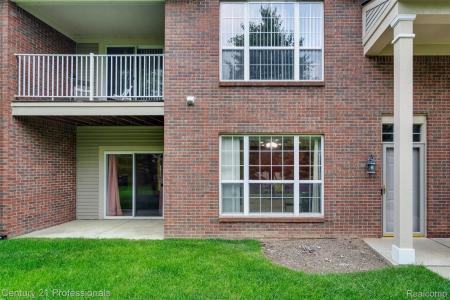 12107 Chesapeake Circle, WalledLake, Michigan 48390, USA