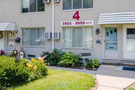 5959 Alan Drive #56, Brighton, Michigan 48116, USA