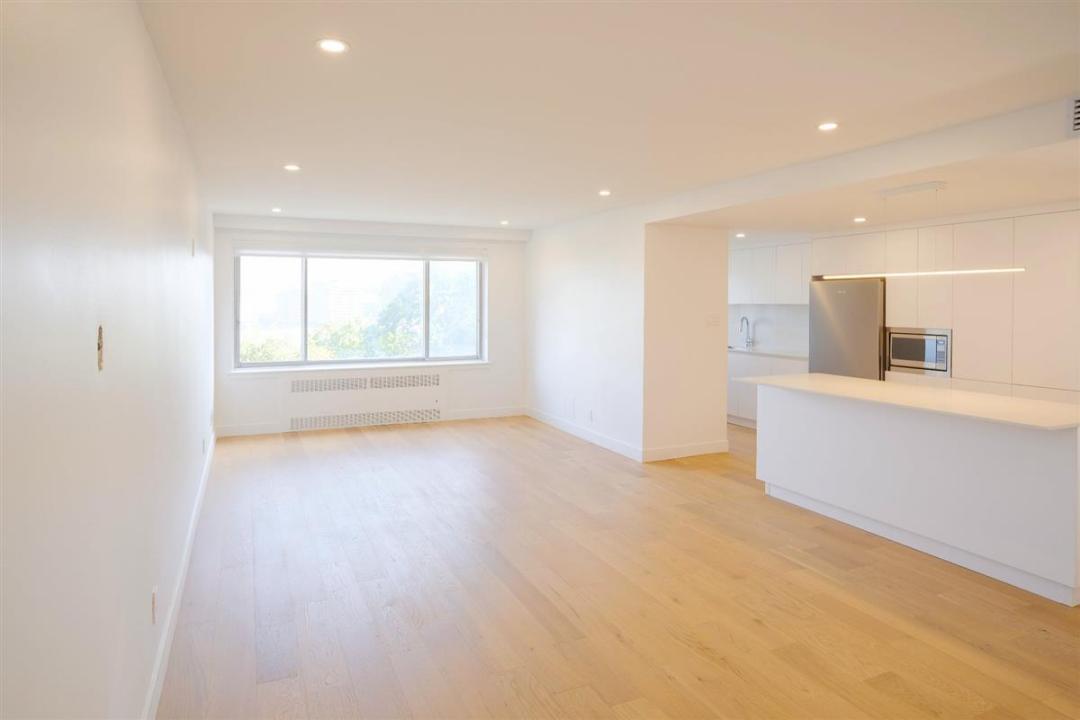 3555 Ch. de la Côte-des-Neiges, Montréal (Ville-Marie), ケベック H3H 1V2, カナダ