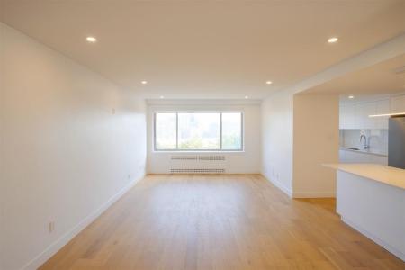 3555 Ch. de la Côte-des-Neiges, Montréal (Ville-Marie), ケベック H3H 1V2, カナダ
