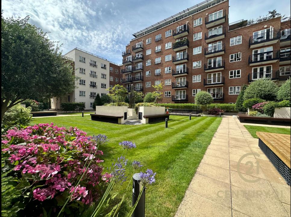 Seven Kings Way, Kingston Upon Thames, Vương Quốc Anh