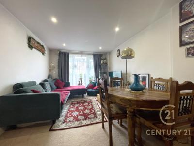Seven Kings Way, Kingston Upon Thames, Vương Quốc Anh