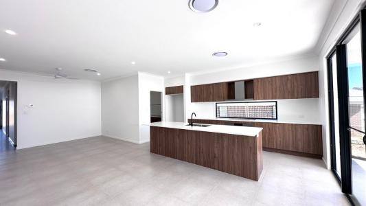 11 Pulsar Street, Flagstone, QLD 4280, Australia