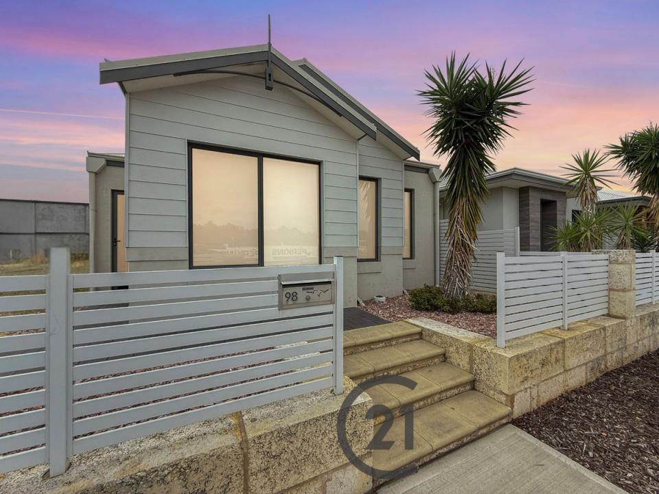 98 Tiffany Centre, Dalyellup, WA 6230, Australia