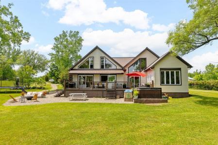 7 Rue St-Denis, Val-des-Monts, Квебек J8N 7K2, Канада