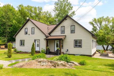 7 Rue St-Denis, Val-des-Monts, Квебек J8N 7K2, Канада