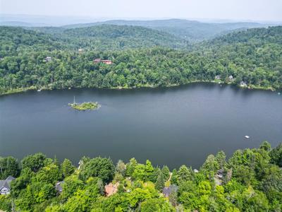 304  Ch. du Lac-des-Chats, Saint-Sauveur, Quebec J0R 1R1, Canada