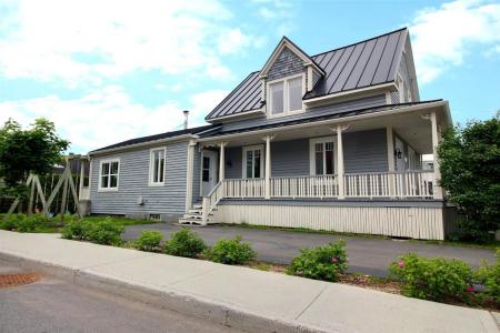 536 Rue St-Pierre, Rivière-du-Loup, Quebec G5R 3T9, Canada