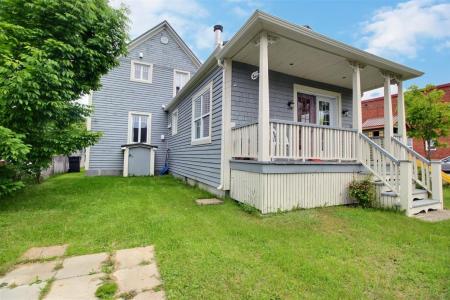 536 Rue St-Pierre, Rivière-du-Loup, Quebec G5R 3T9, Canada