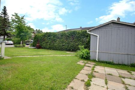536 Rue St-Pierre, Rivière-du-Loup, Quebec G5R 3T9, Canada