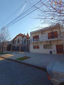 D. J. F. Aranguren 4227, Floresta, Capital Federal C1407, Argentyna