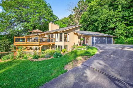 W4887 Escarpment Terrace, Sherwood, Wisconsin 54169-9760, USA
