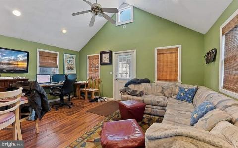 28 40TH STREET, Sea Isle City, New Jersey 08243, USA