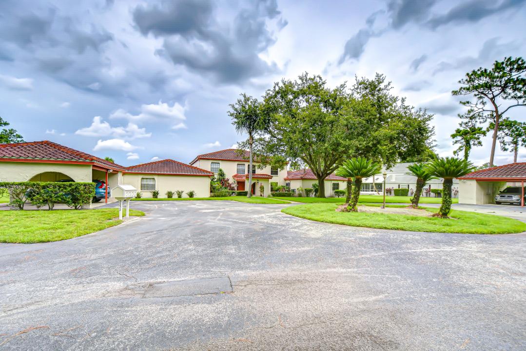 5352 Saddlebrook Way #4, Wesley Chapel, Флорида 33543, Соединенные Штаты