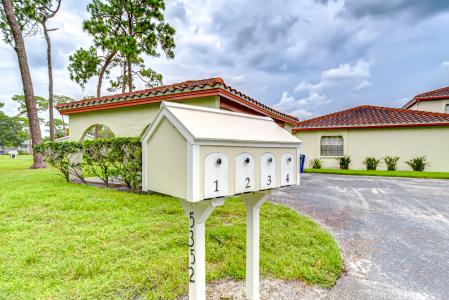 5352 Saddlebrook Way #4, Wesley Chapel, Флорида 33543, Соединенные Штаты