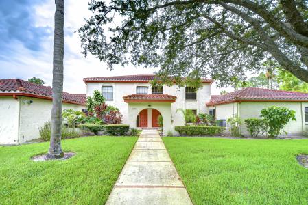 5352 Saddlebrook Way #4, Wesley Chapel, Флорида 33543, Соединенные Штаты