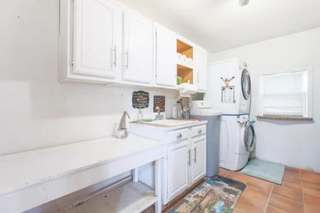 4 Glitter Gulch Way, Edgewood, NM 87015, USA