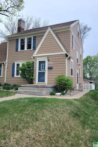 2919 Pierce, Sioux City, Iowa 51104