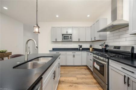 1804 28th St, Vienna, West Virginia 26105