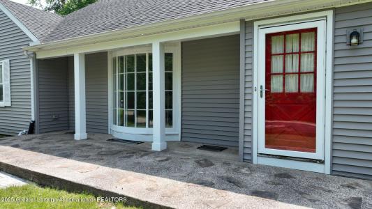 1614 Lindbergh Drive, Lansing, Michigan 48910