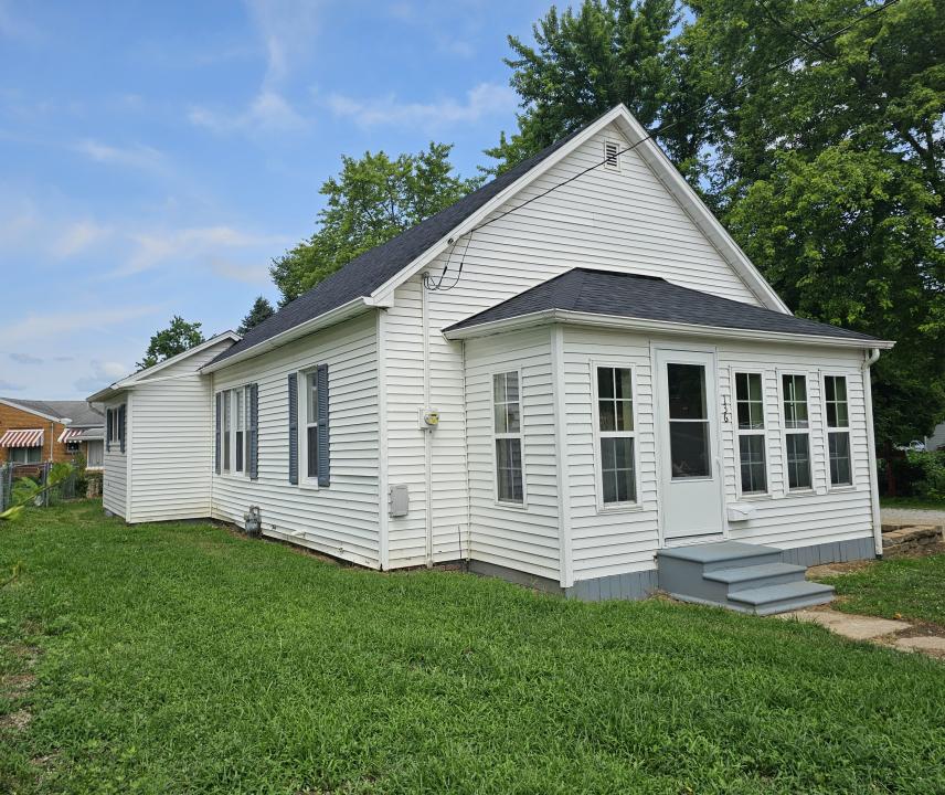 136 N. Hamilton Street, Hillsboro, Illinois 62049, États-Unis