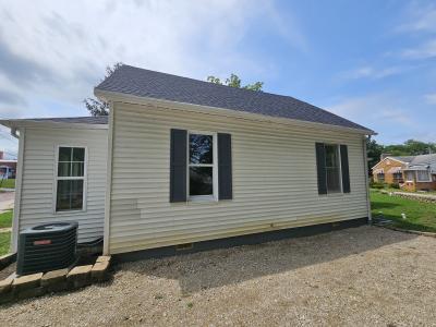 136 N. Hamilton Street, Hillsboro, Illinois 62049, États-Unis