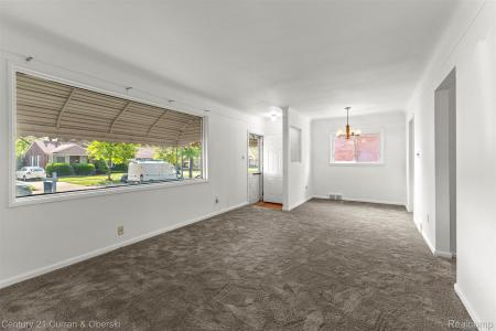 8299 Appleton Street, Dearborn Heights, Michigan 48127, Estados Unidos