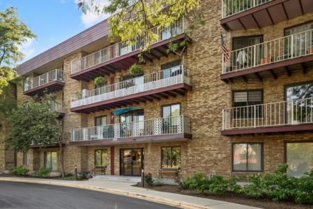 5400 Astor Ln Unit 203, Rolling Meadows, Illinois 60008, USA