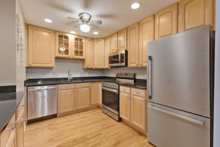 5400 Astor Ln Unit 203, Rolling Meadows, Illinois 60008, HOA KỲ
