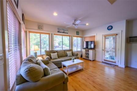 28 Whispering Pines Rd , 28, Westford, Massachusetts 01886, États-Unis