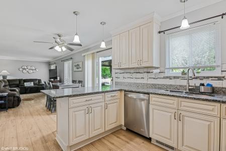 13653 S Jane Circle, Plainfield, Illinois 60544, USA