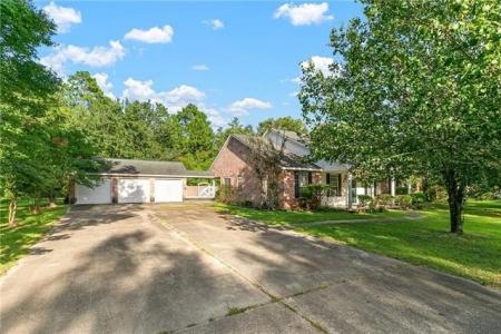 118 DRIFTWOOD Road, Carriere, Mississippi 39426, USA