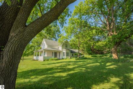 4963 S M-88, Bellaire, Michigan 49615, USA