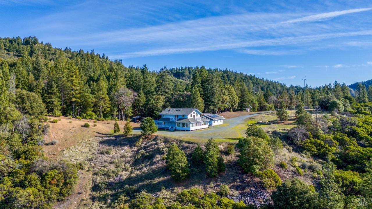 1930 Laytonville Dos Rios Rd, Laytonville, カリフォルニア 95454, アメリカ合衆国
